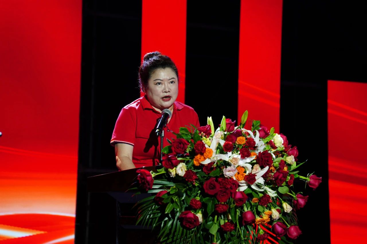 海钢海矿庆祝“五一”国际劳动节文艺晚会精彩上演6.jpg